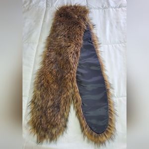 Faux Fur Scarf Brown - loose clasp - pristine otherwise